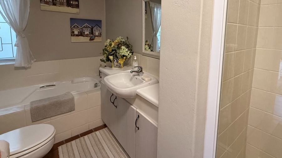 3 Bedroom Property for Sale in Hunters Estate Western Cape
